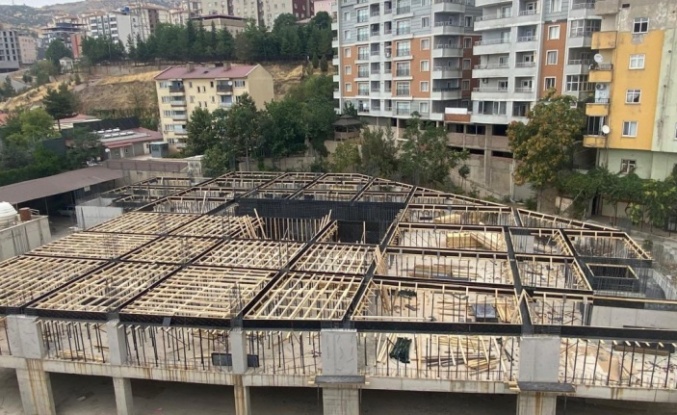 Otopark inşaatında çalışmalar devam ediyor