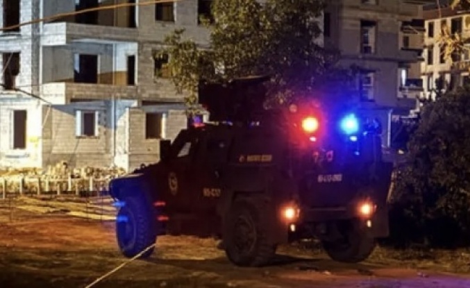 Silahlı saldırı Baba öldü üç kızı yaralı