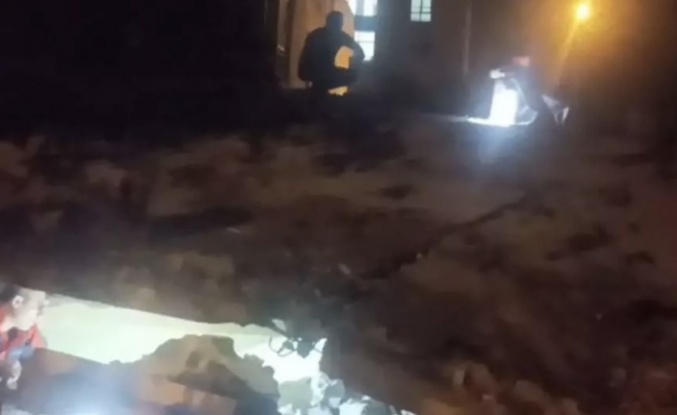 İki katlı bina çöktü