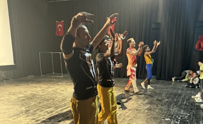 Sirk’ten İdil’de renkli gösteriler