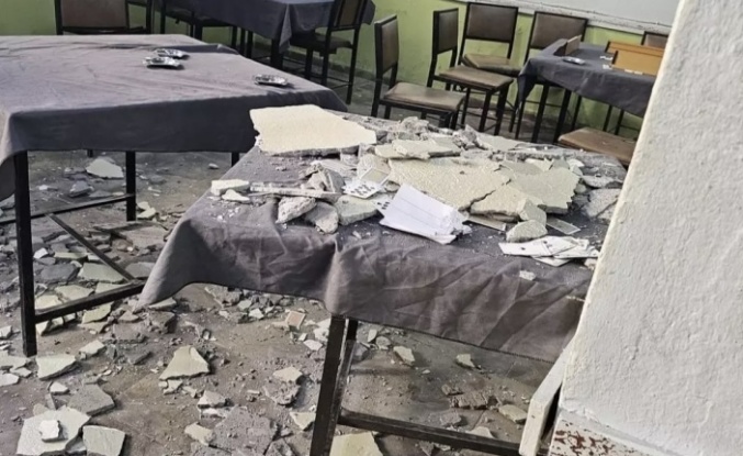 Kırathane’nin tavanı çöktü