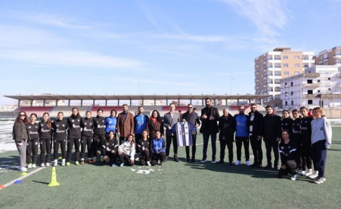 Adıgüzel’den İdil Demir Spor Futbol takımına ziyaret