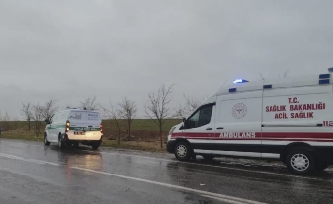 TIR Otomobil çarpıştı 2 ölü 2 ağır yaralı