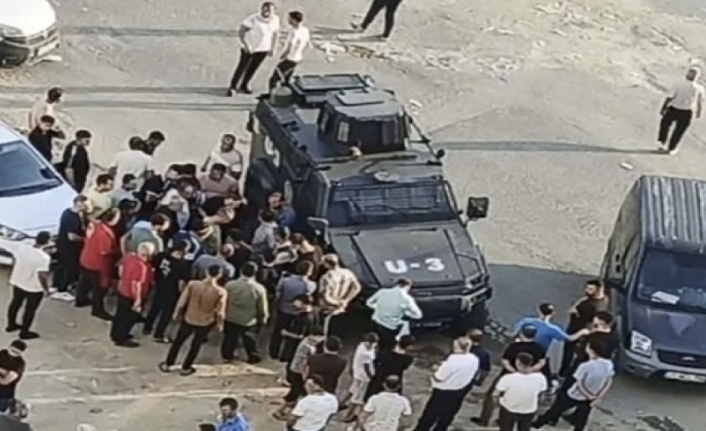 Durakta silahlı saldırı 1 kişi hayatını kaybetti