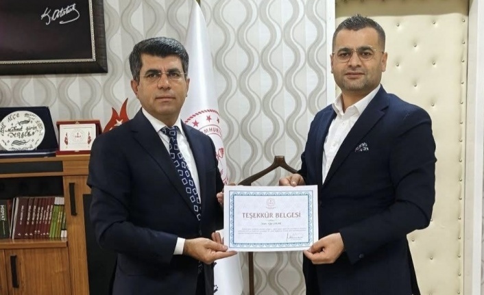 İş adamına Teşekkür belgesi verildi