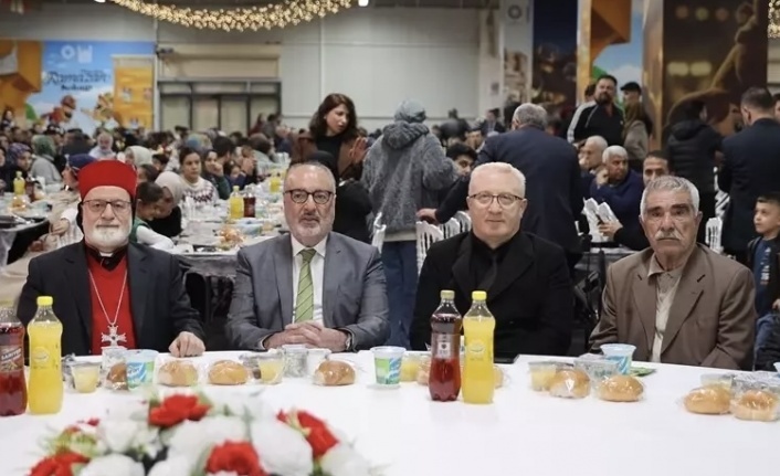 Farklı inanç gurupların temsilcileri iftarda buluştu