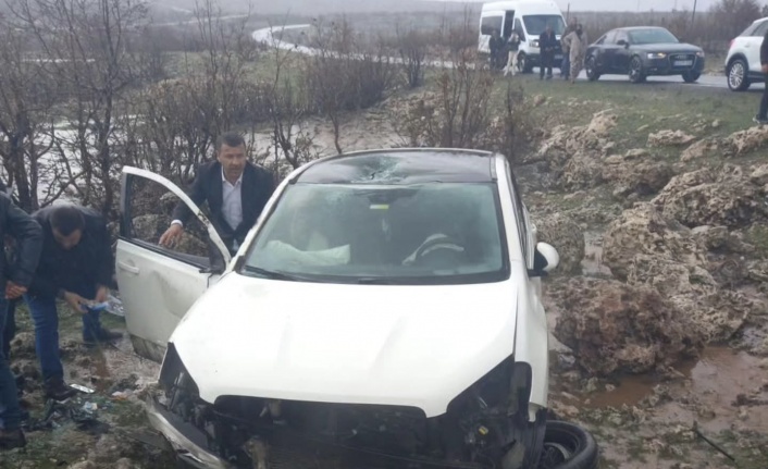 Midyat–İdil Yolunda Kaza: 2 Yaralı